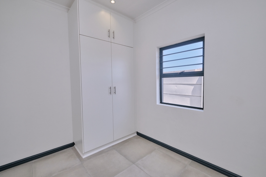 3 Bedroom Property for Sale in Houghton Place Western Cape